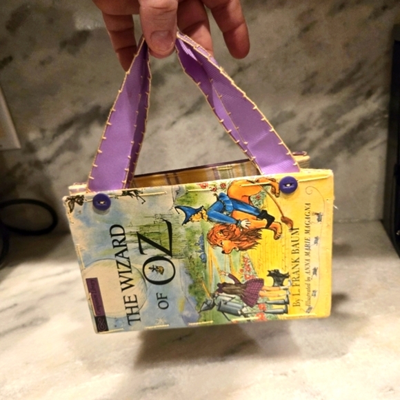 Wizard of Oz Book Purse with Purple Handles Uniqie Rare - Picture 1 of 15
